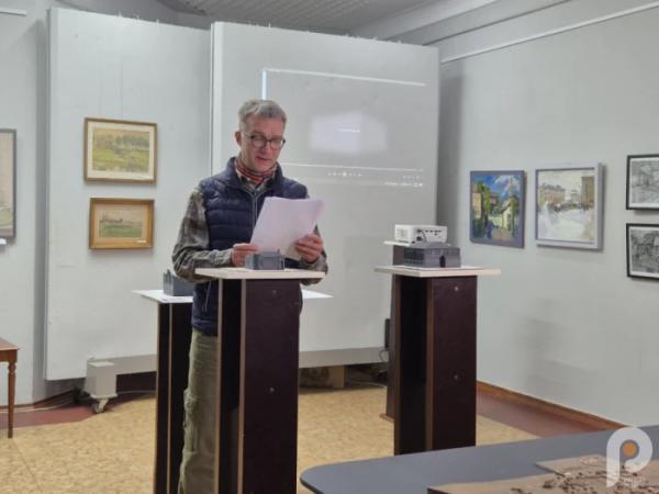 Історія на дотик: у Рівному презентували тактильну історичну карту міста 1920-1930-х років8