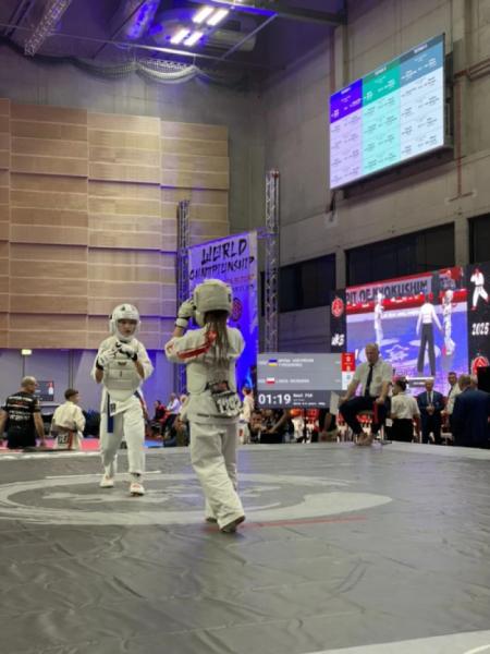 Юні каратистки Корецької ДЮСШ представили Україну на світових змаганнях у Польщі та здобули призове місце1