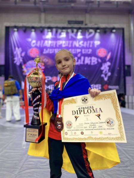 Юні каратистки Корецької ДЮСШ представили Україну на світових змаганнях у Польщі та здобули призове місце8