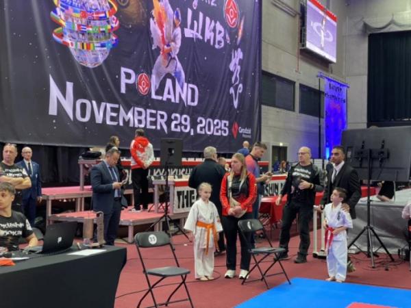 Юні каратистки Корецької ДЮСШ представили Україну на світових змаганнях у Польщі та здобули призове місце10