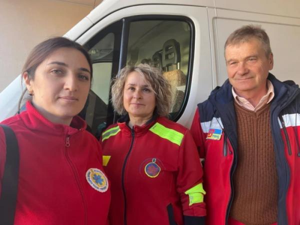 На Демидівщині жінка народила в автомобілі швидкої допомоги1