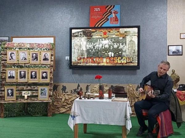 Пропагандистський «урок» в окупованій частині Херсонщини / Окупаційне медіа Пропагандистський «урок» в окупованій частині Херсонщини / Окупаційне медіа