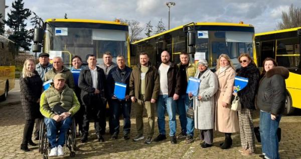 Одещина отримала ще 5 шкільних автобусів