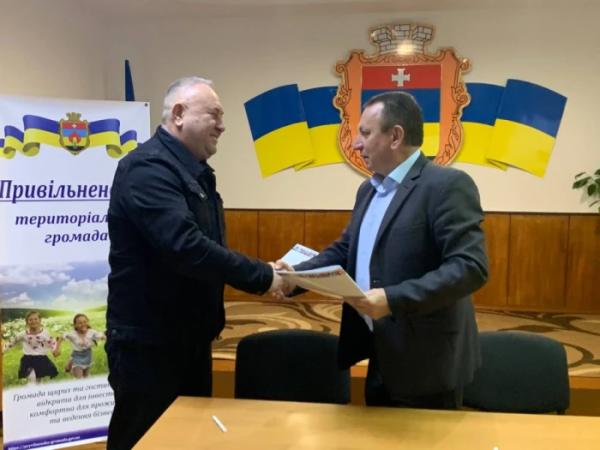 Партнерство попри окупацію: Привільненська та Ювілейна громада з Херсонщини підписали Меморандум3