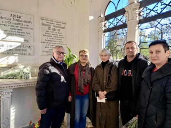 Письменниця Оксана Забужко розповіла, як Миколаїв перетворює біль на силу відродження3