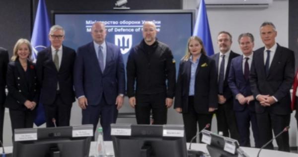 Американська делегація НАТО відвідала Україну Американська делегація НАТО відвідала Україну