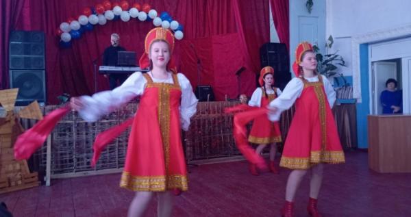 Окупаційне «свято» на Херсонщині / Окупаційне джерело Окупаційне «свято» на Херсонщині / Окупаційне джерело