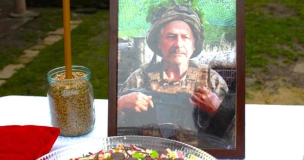 Рожищенська громада попрощалась із захисником України Василем Савичем Рожищенська громада попрощалась із захисником України Василем Савичем