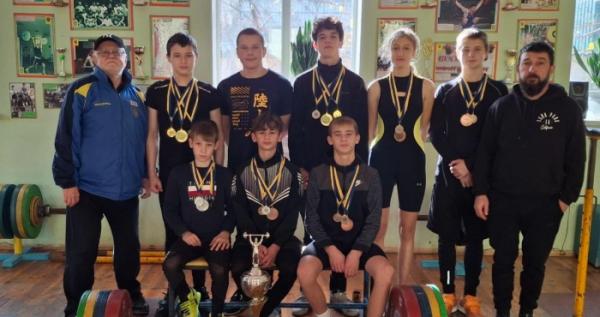 Школяр зі Здолбунова встановив сім національних рекордів на чемпіонаті України з важкої атлетики