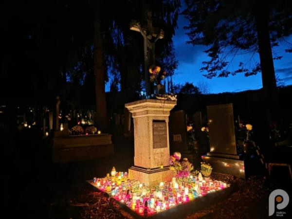 Світло свічок і тиша молитви: свалявчани відзначили День пам’яті померлих10