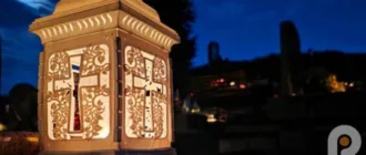 Світло свічок і тиша молитви: свалявчани відзначили День пам’яті померлих