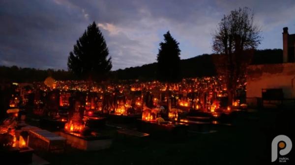 Світло свічок і тиша молитви: свалявчани відзначили День пам’яті померлих29