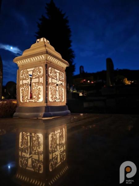 Світло свічок і тиша молитви: свалявчани відзначили День пам’яті померлих22