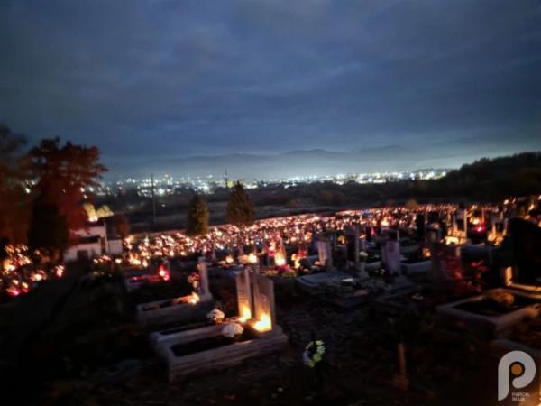 Світло свічок і тиша молитви: свалявчани відзначили День пам’яті померлих11