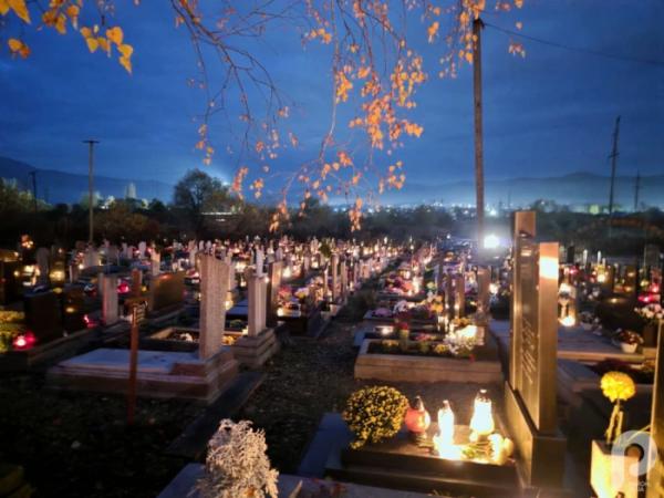 Світло свічок і тиша молитви: свалявчани відзначили День пам’яті померлих9