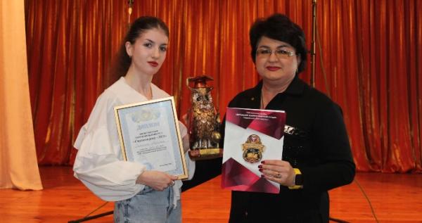 Студенти та викладачі коледжу взяли участь у святковому заході, який включав нагородження дипломантів конкурсу «Студент року – 2025»