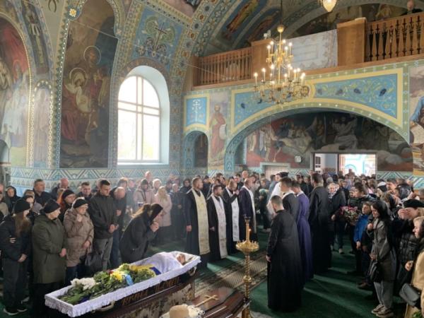 У Ківерцях попрощалися з військовим Петром Оверчуком