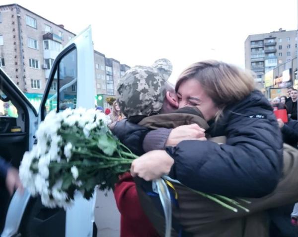 У Ковелі зустріли звільненого з російського полону Павла Подобеда2