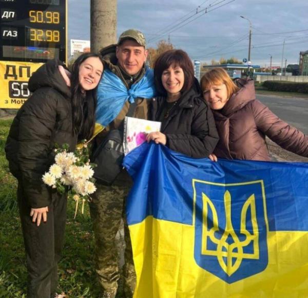 У Ковелі зустріли звільненого з російського полону Павла Подобеда5