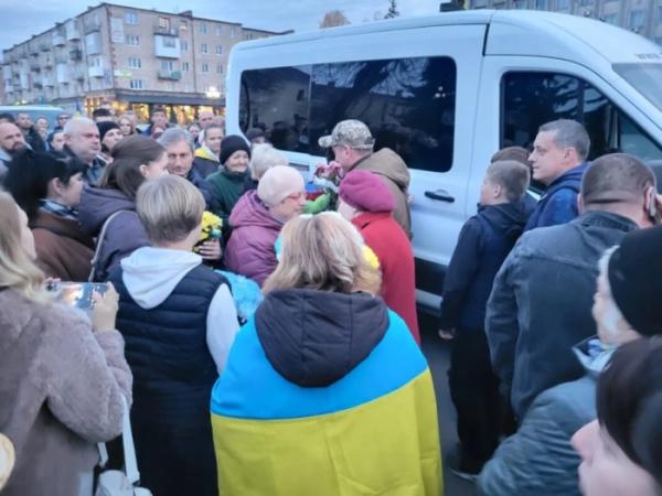 У Ковелі зустріли звільненого з російського полону Павла Подобеда12