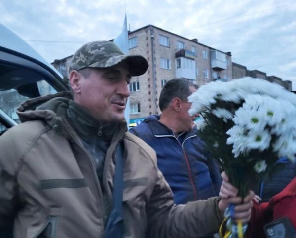 У Ковелі зустріли звільненого з російського полону Павла Подобеда3