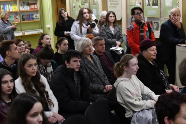 У Луцьку триває конкурс професійних читців імені Лесі Українки7