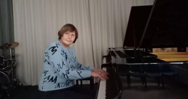 Учамниця пропагандистського заходу у Скадовську / Окупаційне медіа