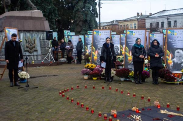 У світлі свіч скорботи: Дубенщина вшанувала пам’ять жертв Голодоморів7