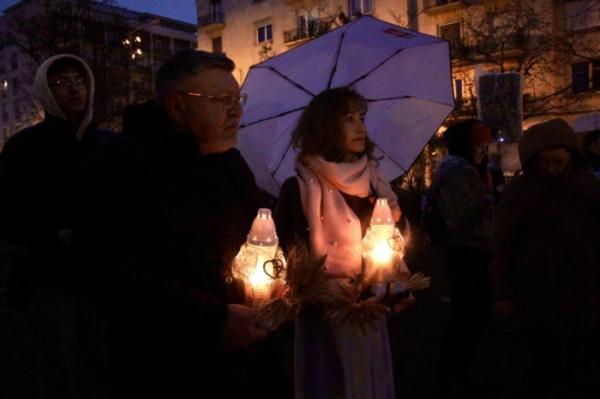Українська громада в Угорщині вшанувала жертв Голодомору акцією «Запали свічку пам’яті» в Будапешті4