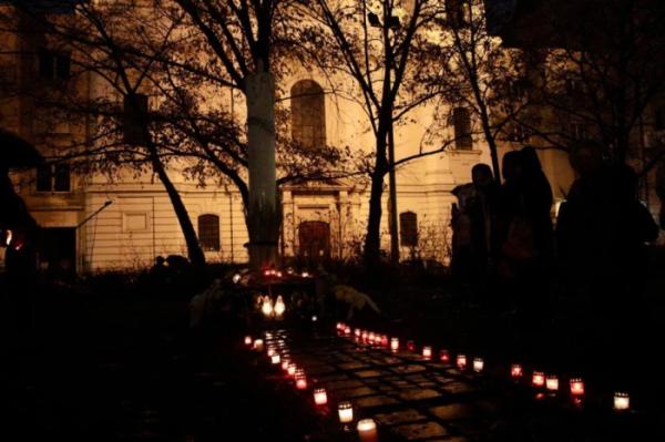 Українська громада в Угорщині вшанувала жертв Голодомору акцією «Запали свічку пам’яті» в Будапешті5