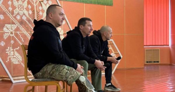 Від служби до мирного життя: ветерани поділилися досвідом із ліцеїстами Луцька