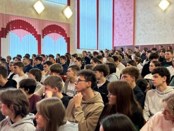 Від служби до мирного життя: ветерани поділилися досвідом із ліцеїстами Луцька1