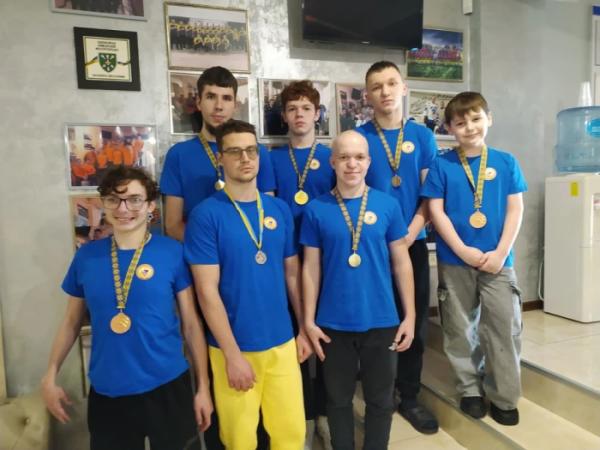 Вихованці Рівненської облшколи осіб із інвалідністю вибороли 23 медалі на першості Полтавщини з плавання2