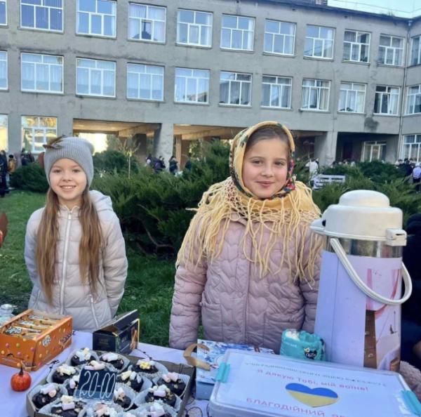 Вже третій рік поспіль: Радивилівська громада провела благодійні шкільні ярмарки для підтримки захисників6