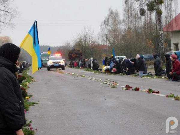 Зарічненська громада провела в останню путь 26-річного прикордонника Івана Шульжика з Соломира14