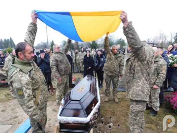 Зарічненська громада провела в останню путь 26-річного прикордонника Івана Шульжика з Соломира12