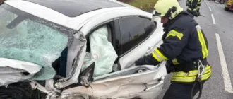 Жахлива аварія неподалік Володимира: рятувальники деблокували затиснутих водіїв