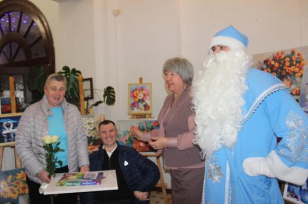 Дубенчанин Богдан Свінтозельський презентував виставку картин у Міжнародний день людей з інвалідністю3