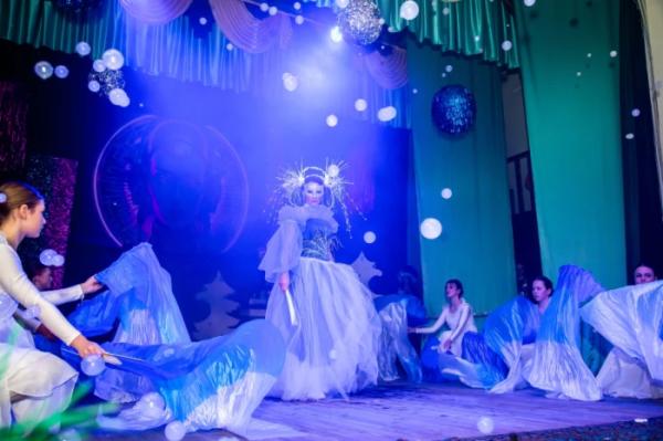 Історія про диво, яке потрібно врятувати: у Рожищі відбулась прем'єра вистави «Нейро-Різдво»12