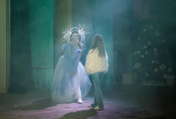 Історія про диво, яке потрібно врятувати: у Рожищі відбулась прем'єра вистави «Нейро-Різдво»11