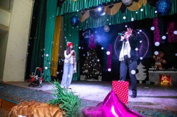Історія про диво, яке потрібно врятувати: у Рожищі відбулась прем'єра вистави «Нейро-Різдво»22