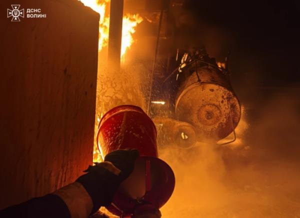 Як у Ковелі рятувальники ліквідували пожежу після російської атаки2