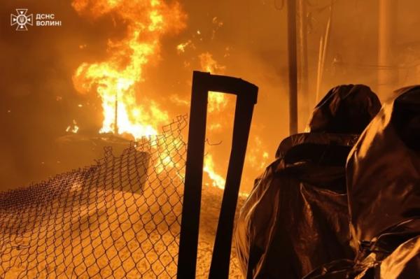 Як у Ковелі рятувальники ліквідували пожежу після російської атаки3