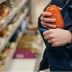 Ковбаса, сир і шоколад: у Воловці судили чоловіка за крадіжку продуктів на три тисячі гривень