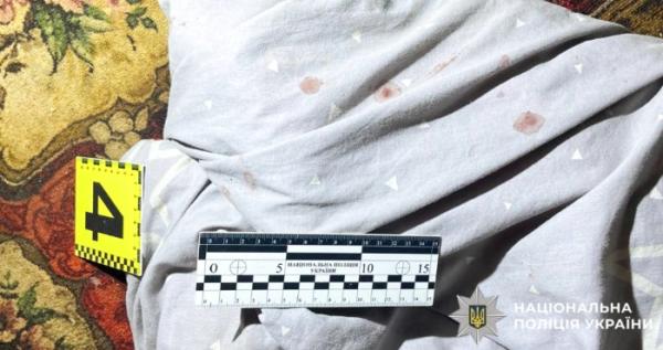 У Дубенському районі затримали 41-річного чоловіка, який 25 грудня у селищі Смига побив свого 50-річного родича до смерті.