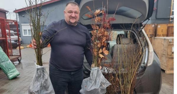 Підгайцівська громада передала гроші на пальне для генераторів та саджанці громаді на Херсонщині