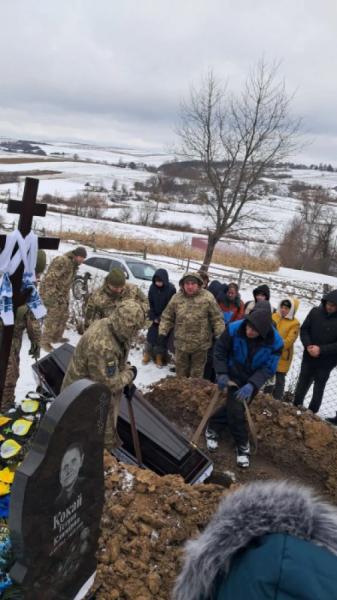 Повчанська громада віддала шану загиблому на Сумщині воїну1