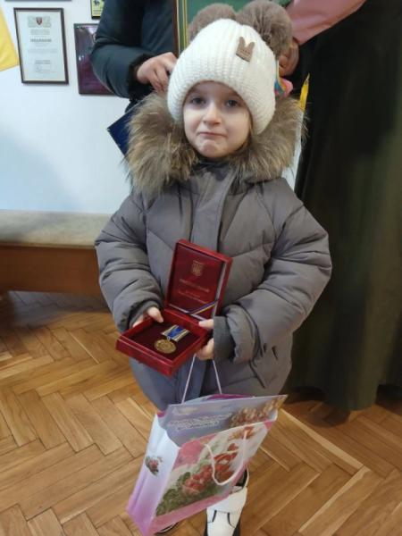 Рідним загиблого воїна Ярослава Пелеха із селища Жвирка вручили медаль «Захиснику Вітчизни»2