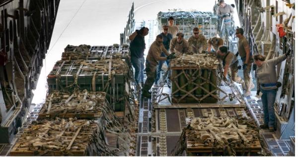 Боєприпаси 155-мм для України. Фото: Міноборони США