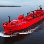 Російські нафтопродукти з Балтики до країн ЄС, США та до рейдових перевалок за жовтень 2025 року